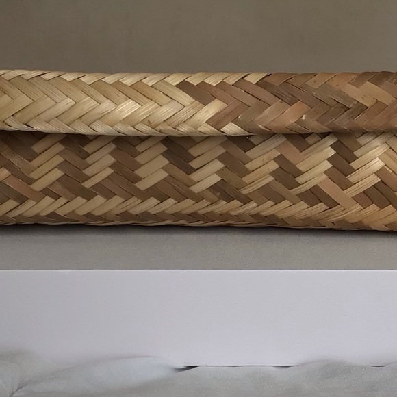 Handwoven basket from my local church - Picture 4 of 4